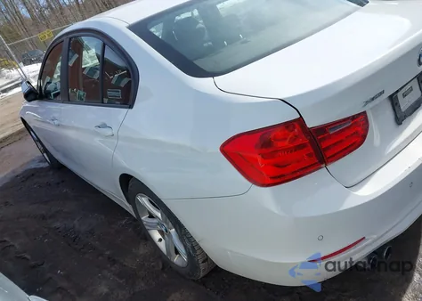 2013 BMW 328I xDrive z USA, uszkodzony, nr VIN WBA3B5C55DF593060